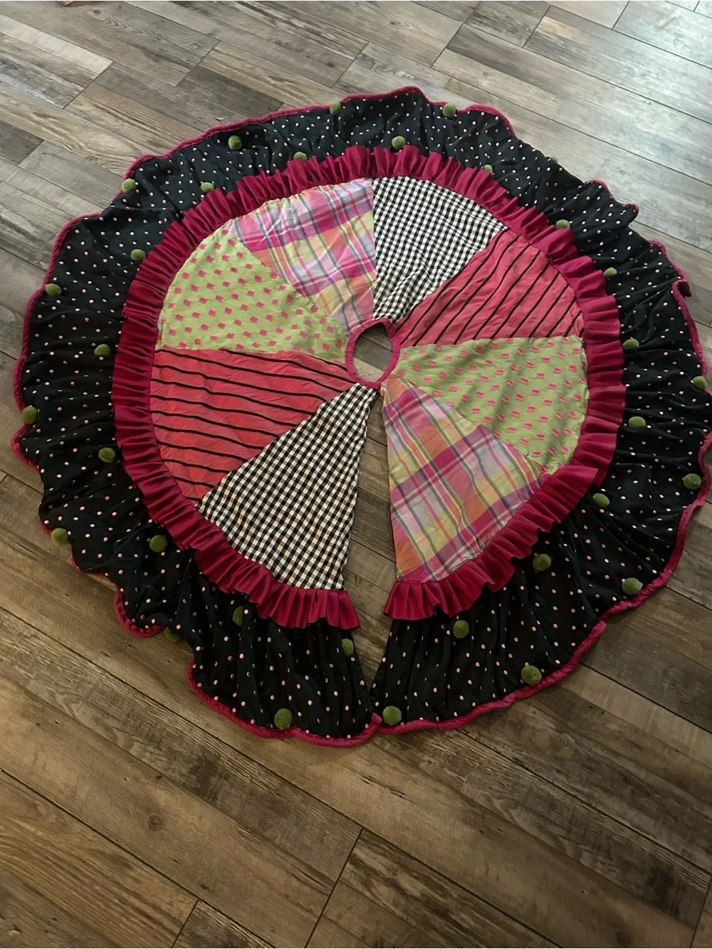 MacKenzie-Childs Fuchsia pink Black Polka Dot Plaid Pom Pom Ruffle tree Skirt